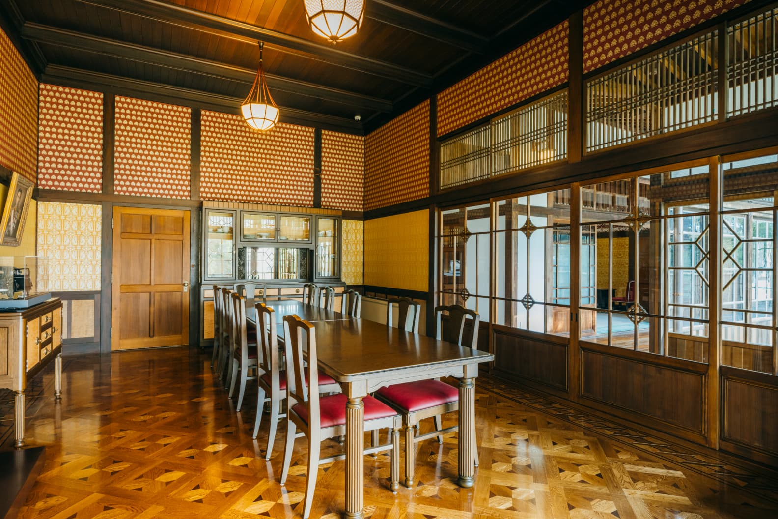 荻 外 荘